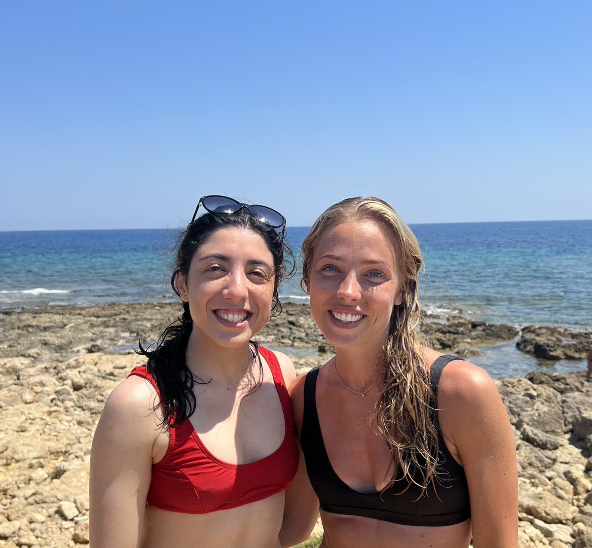 Amazing! Meeting <a href="/AJStatGenet/">ÅJ Statistical Genetics</a> Sicilian researcher @lofarovale in Syracuse 💚🤍❤️ Our preprint can be found on <a href="/medrxivpreprint/">medRxiv</a> showing that polygenic scores improves risk prediction in deep vein thrombosis, on top of factor V Leiden: doi.org/10.1101/2022.0…