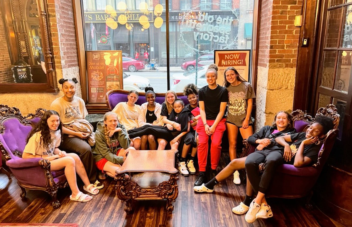 MNPREPhoops2013's tweet photo. The 2022 AAU season for @MNPREP2024 has come to an end. We asked a lot of these student-athletes from late March to 7/25/22. They've grown as human beings &amp; Young Ballers. This group gave us all they had, but we still have room 4 improvement. 2 B continued in 2023🏀. #PREPFAMILY https://t.co/gKS8Uw4HoF