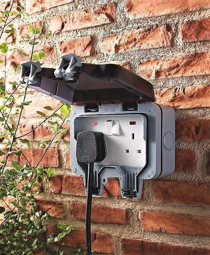 ElectricalRcd's tweet image. Outdoor double sockets are now back on special offer these are £50 supplied &amp;amp; fitter 
Must sit back to back with an internal socket to qualify for the £50 offer 
We cover #sheffield #Barnsley &amp;amp; #rotherham  07377451905
You can book via our page or WhatsApp 
facebook.com/pg/RCDELECTRIC…