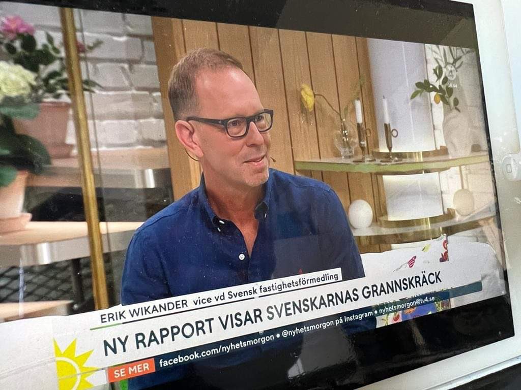 Fick förmånen att prata om vår nya trendrapport ”Livet mellan husen”, om social gemenskap och hur vi kan motverka vår grannskräck i dagens #nyhetsmorgon på TV4. Ladda gärna ner rapporten på svenskfast.se.
 #svenskfast #livetpasvenskfast #mäklare #bostadsmarknad