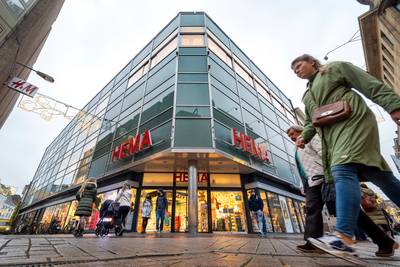 HEMA verhuist na bijna 90 jaar, nieuwe winkel in het Musiskwartier gaat op 4 augustus open gelderlander.nl/arnhem-e-o/hem…