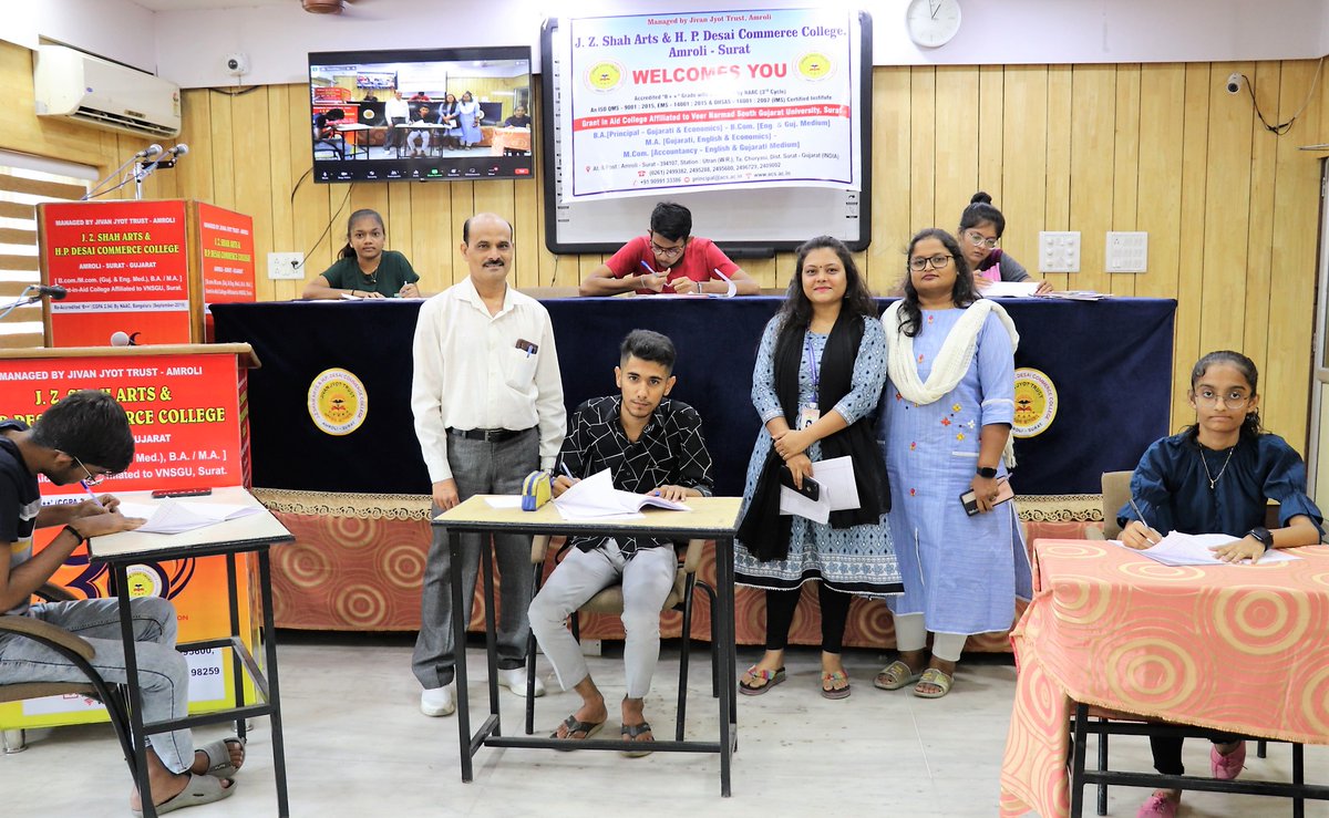 amroli10's tweet photo. Date :- 22/07/2022, Friday ; “Inter Class Story Writing Competition”.
.
.
.
.
.
#amroli #amrolicollege #Bestcollege #Topcollege #JZShah #HPDesai #StoryWriting #StoryWritingLover #InterclassCompetition #StoryWritingCompetition #InterClassStoryWritingCompetition2022_23 https://t.co/n816aE7DLr