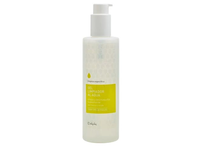 Ddianiyah's tweet photo. @Mercadona @Vega3091 Otro producto que habéis retirado @Mercadona es el Gel facial al agua que era el único del mercado que no hace que me piquen los ojos y era muy suave. Era un must y ha desaparecido!!! Lloramos su pérdida, volverá o existe la alternativa perfecta? https://t.co/K2qpi2GJZ4