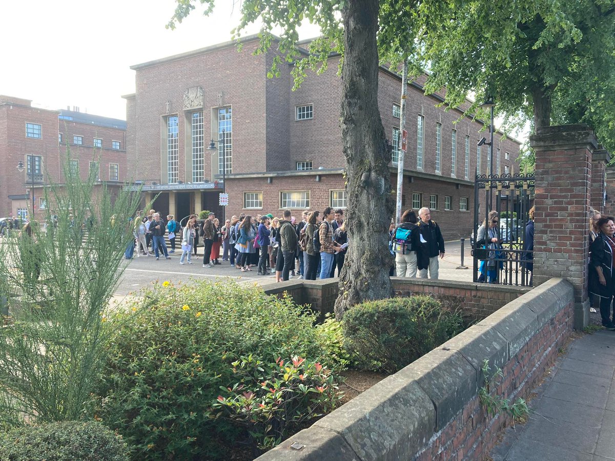 EASA (@easainfo) on Twitter photo The wonderful <a href="/Prof/">Gerry Scheetz</a>. Dominic Bryan <a href="/Domsball/">Dominic Bryan</a> off on the first bus tour of Belfast ! His tours are wonderful and whooah what a queue ! #easa2022 <a href="/HAPPatQUB/">HAPP at Queen's</a> #anthrotwitter The wonderful <a href="/Prof/">Gerry Scheetz</a>. Dominic Bryan <a href="/Domsball/">Dominic Bryan</a> off on the first bus tour of Belfast ! His tours are wonderful and whooah what a queue ! #easa2022 <a href="/HAPPatQUB/">HAPP at Queen's</a> #anthrotwitter