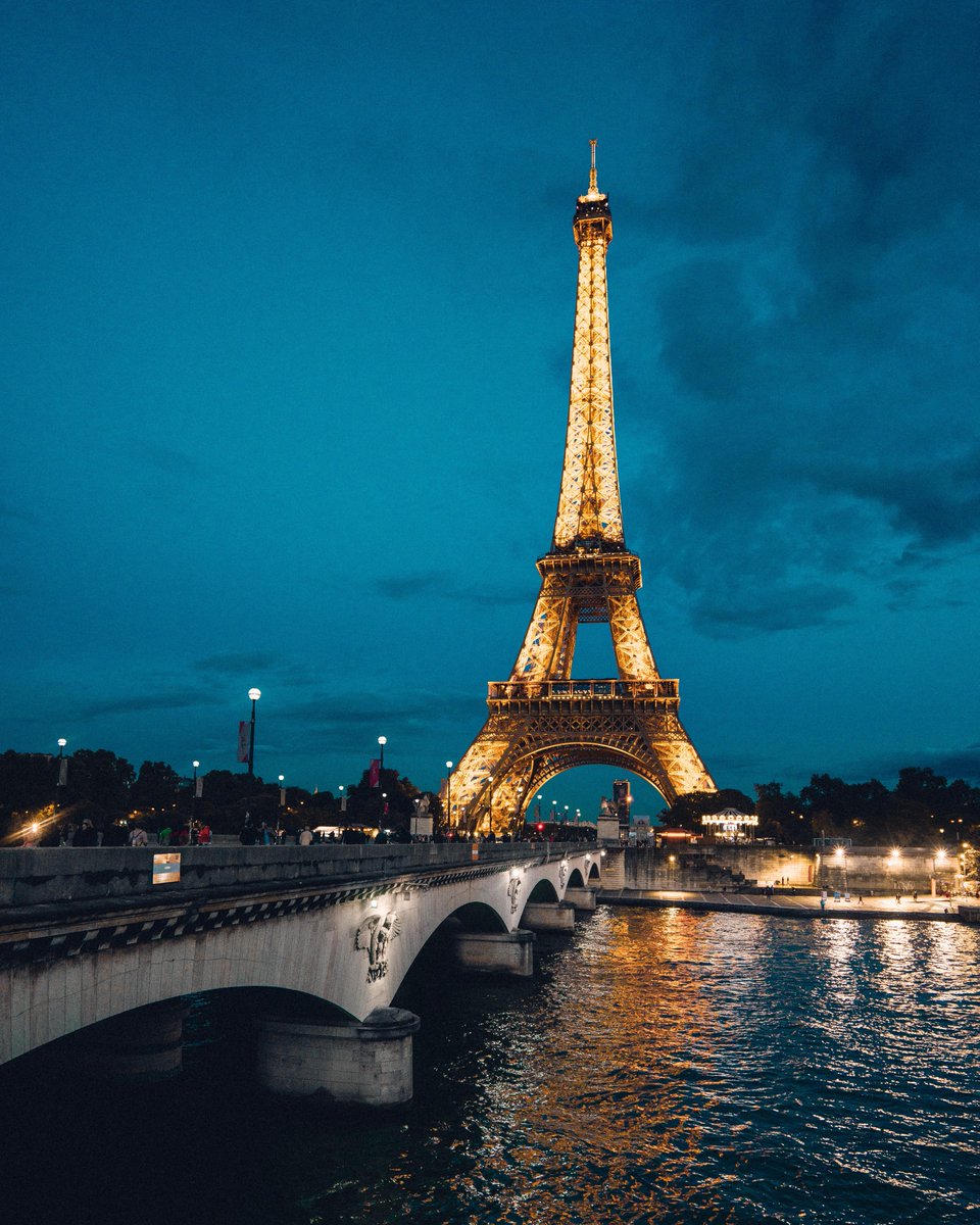 epicure_life's tweet photo. Three essential #corners to Admire the #EiffelTower in #Paris:

1. Field of Mars
2. On the side of the Palais de Chaillot, the Trocadéro
3. Bir-Hakeim bridge

tag someone you'd like to go with ✈️🌏 https://t.co/p0B8iUQdLV