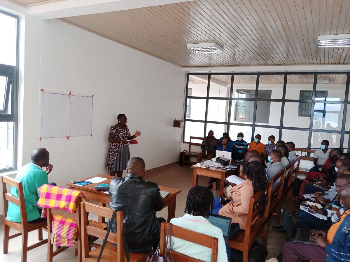 GatondeHospital's tweet photo. #Ihanganeproject now holding a collaborative mting that intends to improve the quality of care in purpose of eliminating malnutrition among children under 5yrs using E-heza digital data solution.The mting is taking place in Gatonde DH gathering its catchment area and chws. https://t.co/mFjISbPvPz