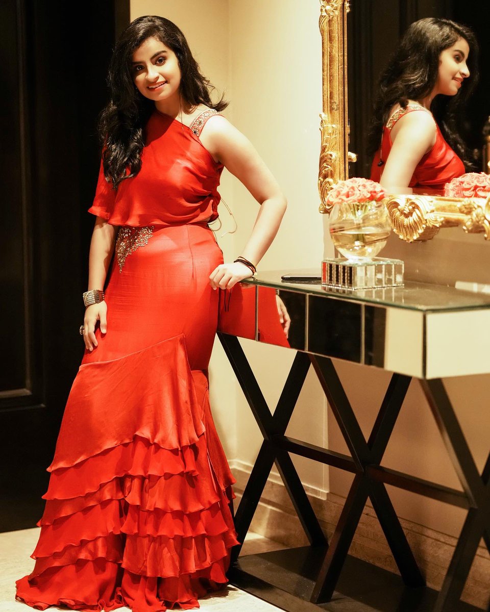 sivaangi_k's tweet photo. Red!!😍😍
For @RedGiantMovies_ 15th Anniversary 🥰 https://t.co/nOyxf8yRLl