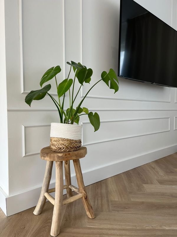 Subtiel maar oogstrelend: sierlijksten! 🖼 Gecombineerd met een Floer ga jij voor een stijlvol interieur 🔥 Lees hier alles over sierlijsten 👉 bit.ly/3FPBNG3