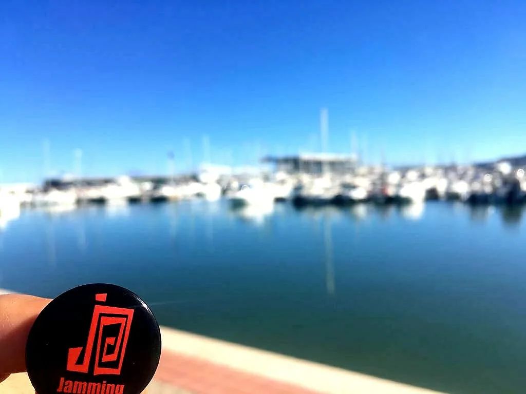 𝙀𝙎𝙏𝘼𝙈𝙊𝙎 𝙙𝙚 𝙑𝘼𝘾𝘼𝘾𝙄𝙊𝙉𝙄𝙉𝙂𝙎 😎

Volvemos en septiembre con nuestros Eventings para empresas, <a href="/EscuelaJamming/">Escuela Jamming</a> y para celebrar por todo lo alto con vosotrings nuestro 2️⃣0️⃣ aniversario en <a href="/TMaravillas/">Teatro Maravillas</a> y <a href="/teatrocampos/">Teatro Campos Bilbao</a>.

¡Feliz veraniting!

📌linktr.ee/jammingteatro