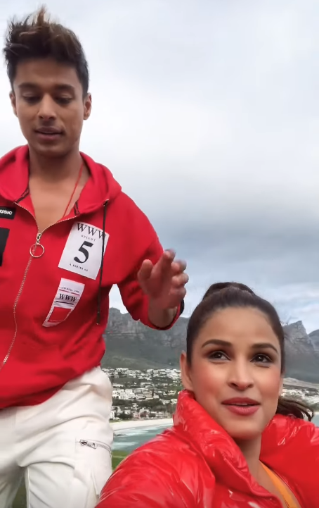 ChotusaMew's tweet photo. Go watch #PraChe shorts Pratik trying balancing ๐
link: https://t.co/Lh6e41FOJe
#PratikSehajpal #PratikFam #KKK12 #PratikInKKK12 #KhatronKeKhiladi12 @iamchetnapande @realsehajpal https://t.co/nZUn1cI496