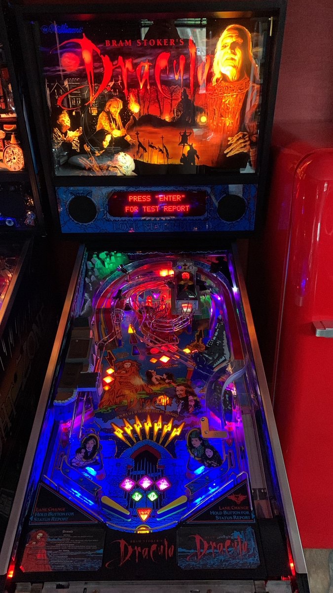 Got my first pinball machine 😃💀