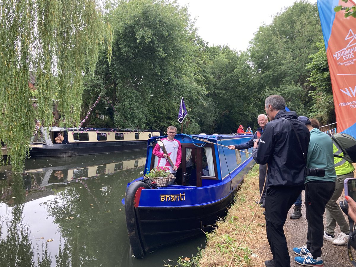The Queens Baton Relay has arrived at Catherine De Baines in #Solihull and will travel by boat being pulled by a horse along the Grand Union Canal