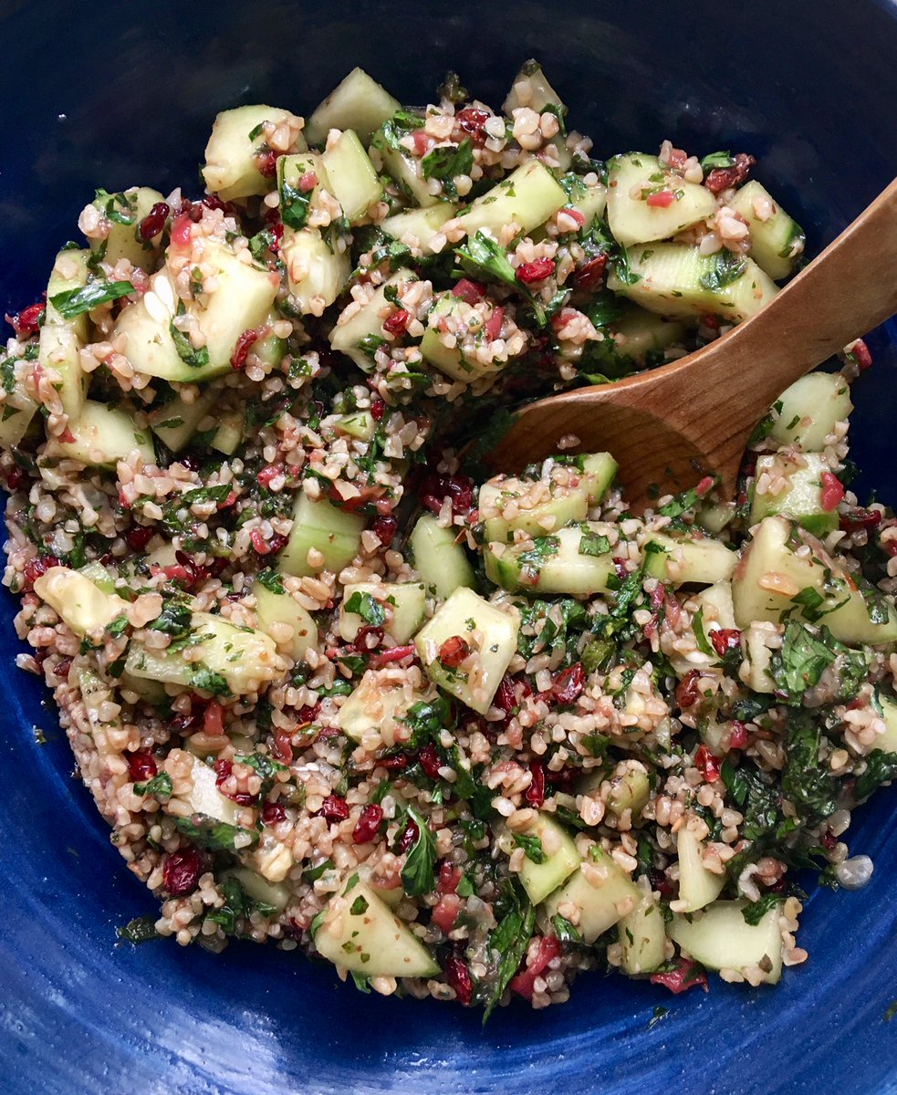 petipaw's tweet photo. I invested in some #pomegranatemolasses to try a couple of #recipes by #CivanEr: a spicy #bulgur salad & a chunky #eggplant-#redpepper #chilledsoup. Both zesty & minty, nourishing & delicious (& #vegan). https://t.co/SxmcHE514I
