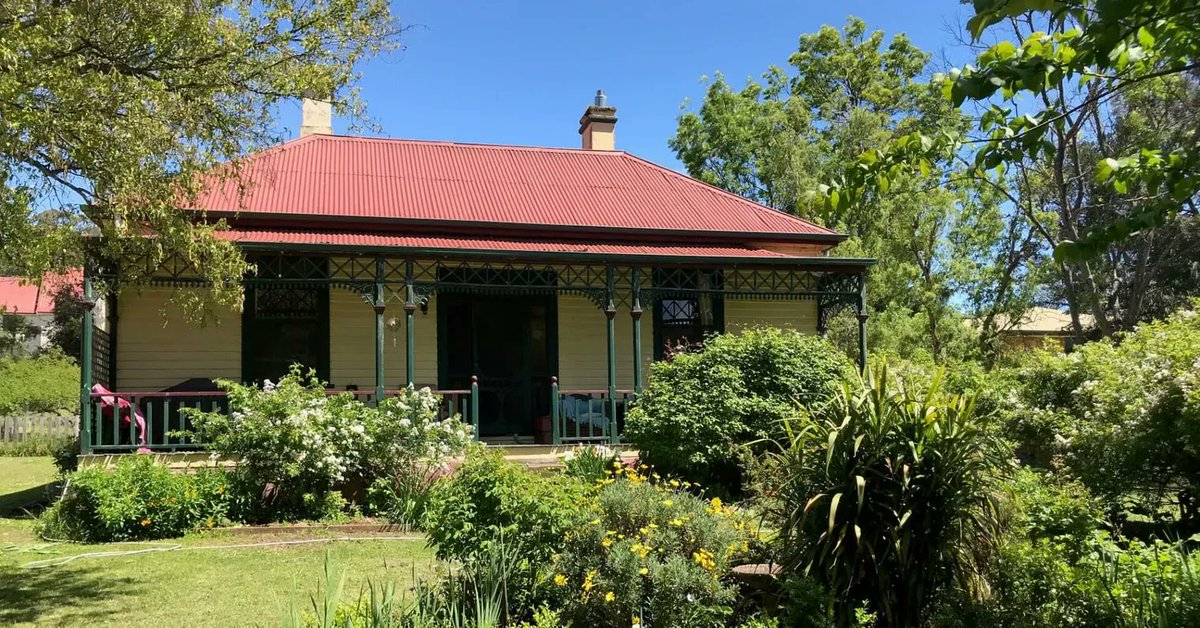 The great Australian compromise: why many struggle to buy their dream home 🏚️
Families have found themselves compromised by the skyrocketing value of surrounding properties. 
buff.ly/3Ivgtr1

#unohome #homeloans #australia #sydney #buyahome #firsthome #firsttimebuyers