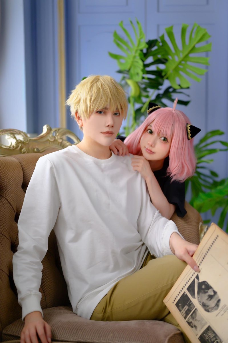 爸爸是個超級大騙子
可是也是個很帥氣的騙子

安妮亞最喜歡爸爸了❤️

SPY×FAMILY 間諜家家酒
/cn.
洛伊德·佛傑/ @wen_oni (最帥阿爸！
安妮亞·佛傑/@skauramomo 
#spyxfamily   #Anya #Loid https://t.co/unze95yMbd