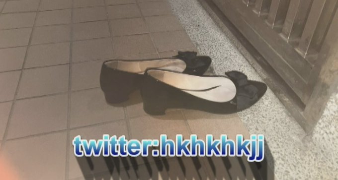 出山再戰 #4  MF 淫鞋   回家的性感的小OL,淫賤的腳穿著令人意淫的平底鞋,皇天不負有心人,竟然就放在門外好像叫我快點射滿它一樣,最後還捕捉到穿上腳的影片.哈哈 歡迎查詢完整版喔!  #扫楼 #恋足<a href="/tag/%E3%81%B6%E3%81%A3%E3%81%8B%E3%81%91"class="tags"><span>#ぶっかけ</span></a><a href="/tag/%E5%8E%9F%E5%91%B3"class="tags"><span>#原味</span></a><a href="/tag/%E6%81%8B%E8%B6%B3"class="tags"><span>#恋足</span></a><a href="/tag/%E9%AB%98%E8%B7%9F%E9%9E%8B"class="tags"><span>#高跟鞋</span></a><a href="/tag/%E5%B0%84%E7%B2%BE"class="tags"><span>#射精</span></a><a href="/tag/cumshoes"class="tags"><span>#cumshoes</span></a><a href="/tag/%E5%B9%B3%E5%BA%95%E9%9E%8B"class="tags"><span>#平底鞋</span></a><a href="/tag/%E6%89%AB%E6%A5%BC"class="tags"><span>#扫楼</span></a><a href="/tag/%E6%89%93%E8%83%B6"class="tags"><span>#打胶</span></a>