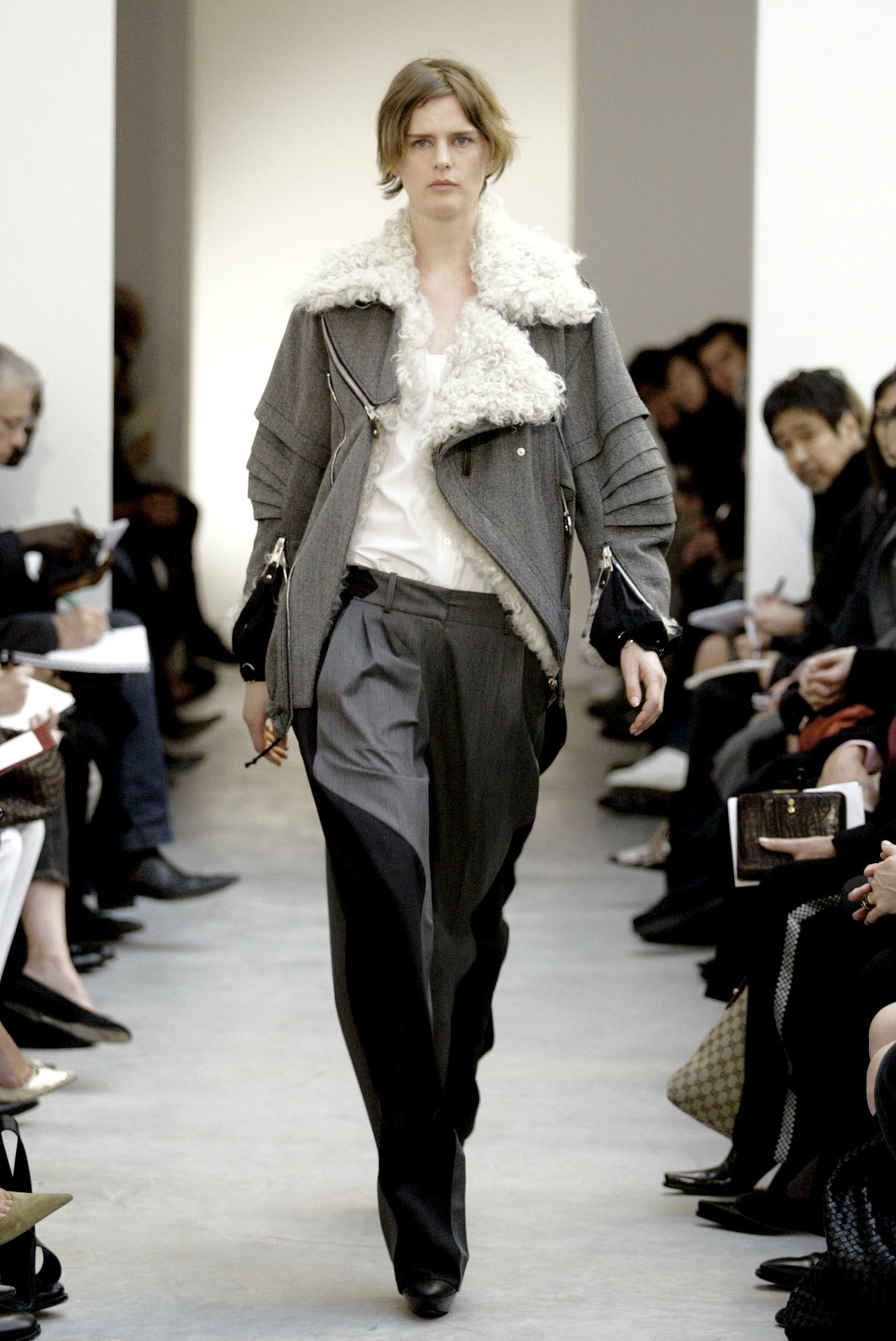 ジャケット・アウター BALENCIAGA.PARIS 40 NICOLAS GHESQUIERE ジャケット・アウター BALENCIAGA.PARIS 40 NICOLAS GHESQUIERE
