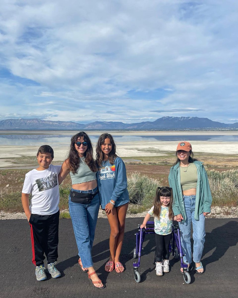 Where's your favourite national park to visit with friends or family? 🏞👇🏼 This photo by tinarinie is from Antelope Island State Park in Utah - wow!