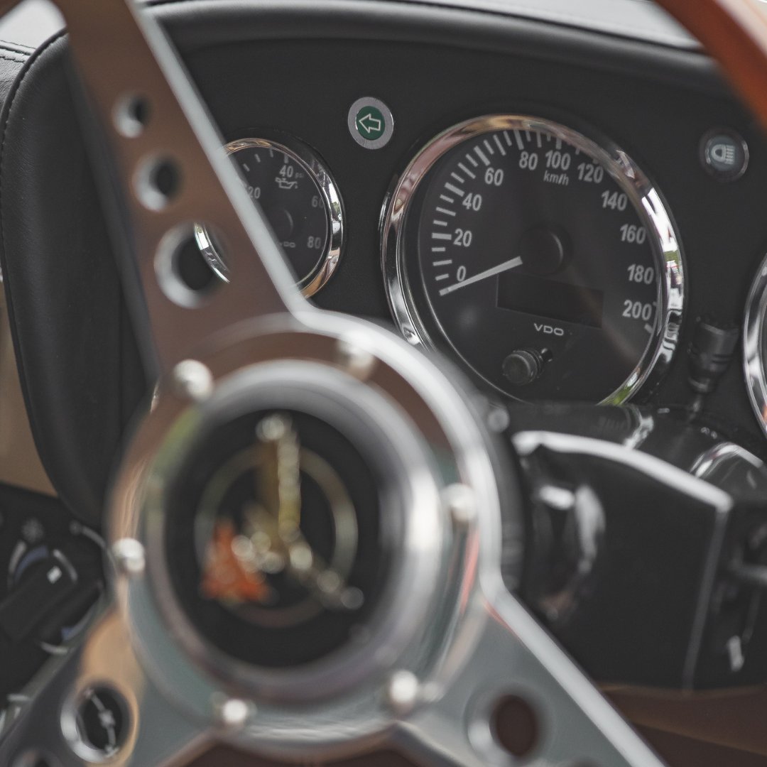 AlvisCarCompany's tweet photo. Up close and personal with a #ContinuationSeries Graber....

#AlvisCars https://t.co/6R8yzhhCBW