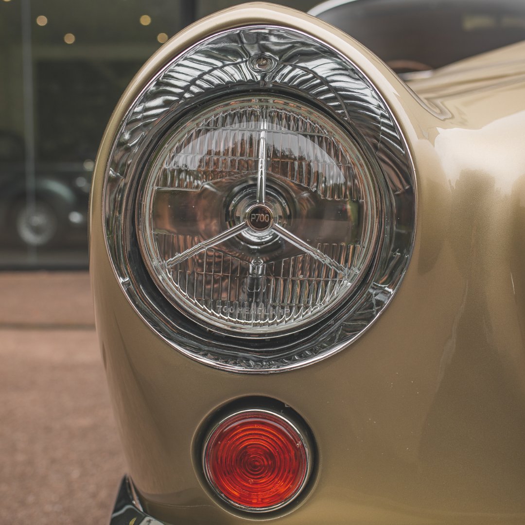 AlvisCarCompany's tweet photo. Up close and personal with a #ContinuationSeries Graber....

#AlvisCars https://t.co/6R8yzhhCBW
