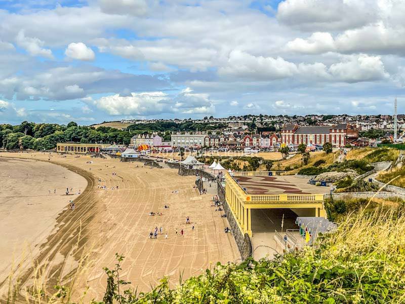 Out and about on the bike this morning. Lovely view overlooking Whitmore Bay at Barry Island .<a href="/Barrybados/">#Barrybados</a> <a href="/_BARRYISLAND_/">Barry Island ❤🏴󠁧󠁢󠁷󠁬󠁳󠁿❤ #BarryIsland</a> <a href="/Barry_TC/">Barry Town Council</a> <a href="/ItsYourWales/">It's Your Wales</a> <a href="/WalesCymru94/">Wales Cymru</a> <a href="/beauty_wales/">Beauty of Wales</a> <a href="/WalesPhotos/">Wales Photos</a> <a href="/WalesPhotograph/">Wales Photography</a>