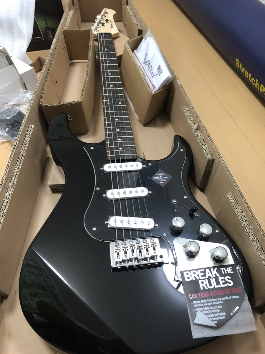 isamu_yuki's tweet photo. 今日はおもちゃがもう一つ！！！

宅録兼、練習用！
ギター買うのは久しぶり🤤

#line6
#variax https://t.co/XLboAr7lJE