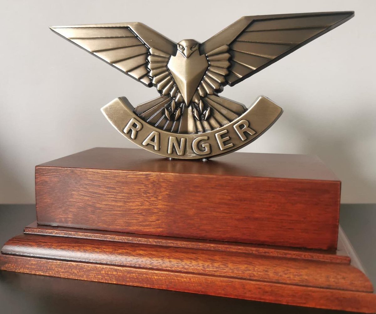 MilMasterpieces's tweet photo. •The Ranger Regiment presentations•

The new cap badge takes inspiration and spirit from the Peregrine Falcon.

@TheRangerRegt 

#rangerregiment #presentations #commissioned #britishforces #militarymasterpiecesltd https://t.co/kg4NuXWFst