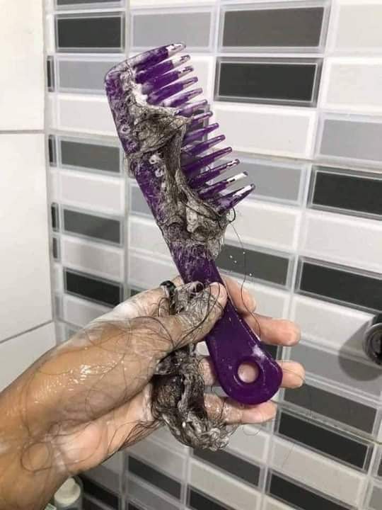 هل تعانى من تساقط الشعر. ..🤦‍♂🤦‍♀؟
هل شعرك خفيف وفيه فراغات. ..💇‍♂؟
هل شعرك مقصف وغير صحى..💇؟
هل شعرك خشن وغير ناعم ...🙎
هل شعرك يحتاج الى كرياتين ..🙎
اليكم منتجاتنا الطبيعية من الصبار مخصوص للعناية بشعرك وجماله😉 
والنتيجة من أول اسبوع 😍😍👌
#صباح_الخير
#سكربت68