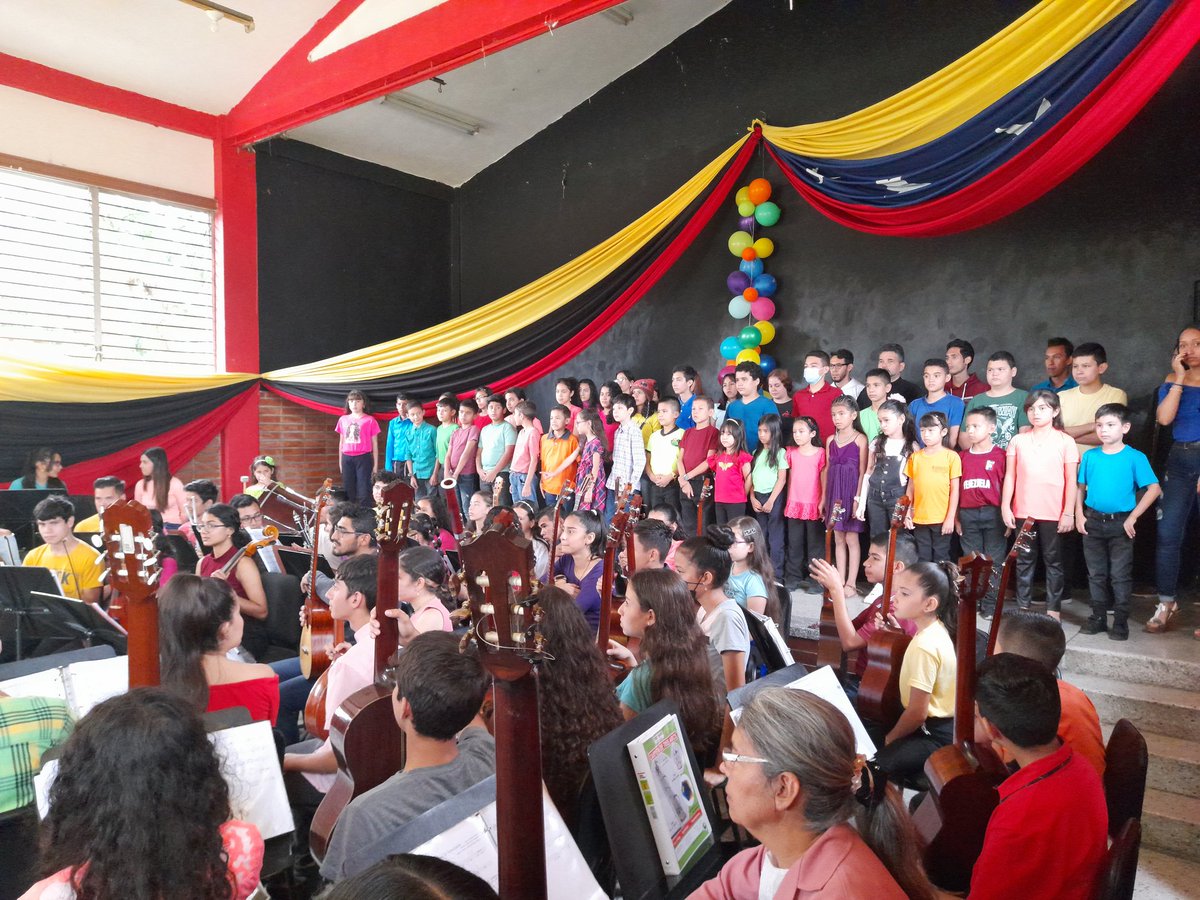 elsistema_rubio's tweet photo. Expo Sistema 2022💚💛💜💙❤

Concierto de Clausura 🎼🎶💛💜💙 

Programa Académico Coral
Programa Orquestal 

Felicidades a nuestros niños y Jóvenes 

#NúcleoRubio #SistemaNacionalDeOrquestas 
#ProgramaAcademicoCoral
#ProgramaOrquestal
#ExpoSistema2022 
@elsistema @SistemaTachira https://t.co/pRi78abAYR