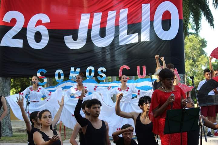 Hoy desde #Bayamo #ProvinciaGranma mi primer pensamiento es para usted Comandante #SiempreEn26 #MiMoncadaEsHoy #CubaPorLaPaz <a href="/DiazCanelB/">Miguel Díaz-Canel Bermúdez</a> <a href="/DrRobertoMOjeda/">Dr. Roberto Morales Ojeda</a> <a href="/PartidoPCC/">Partido Comunista de Cuba</a> <a href="/CapoNapoles/">Yanaisi Capó Nápoles</a> @EduardoLpezLey3 <a href="/ReydierBernal/">Reydier Bernal Gómez</a> <a href="/MichelCarlosSa2/">Michel Carlos</a>
