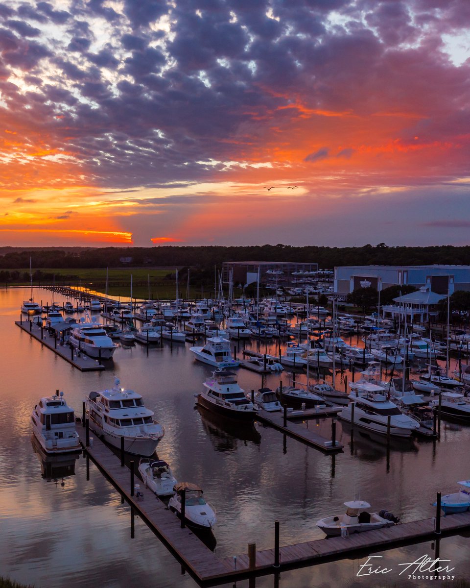 Another stunning sunset at the marina in Southport!
#southport #northcarolina #sunset #marina #brunswickcountync
