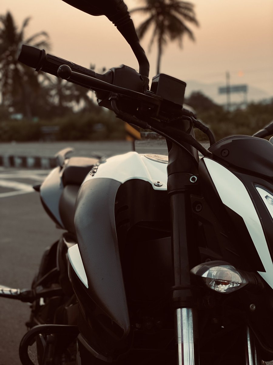 Vikram81597885's tweet photo. #pulsar220f #keralaridersclub #ktmindiaofficial #ridersofindia #ns200lover #rc200 #pulsarrs200 #bajajindia #duke250 #as200 https://t.co/OYUbI7qg43