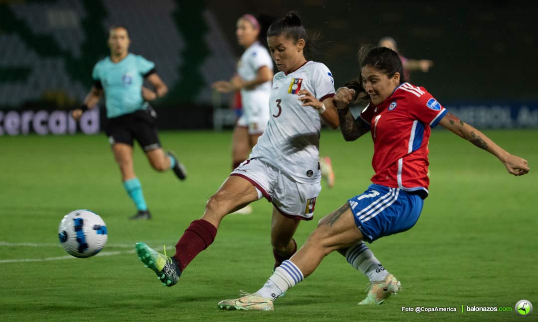 Balonazos's tweet photo. La Vinotinto Femenina y la pena máxima por no ser contundente en la Copa América 2022.

#VinotintoFem
#VsChile
#CopaAmerica

🔗 https://t.co/NkEFaTs9Mc https://t.co/FLCYtYgK74