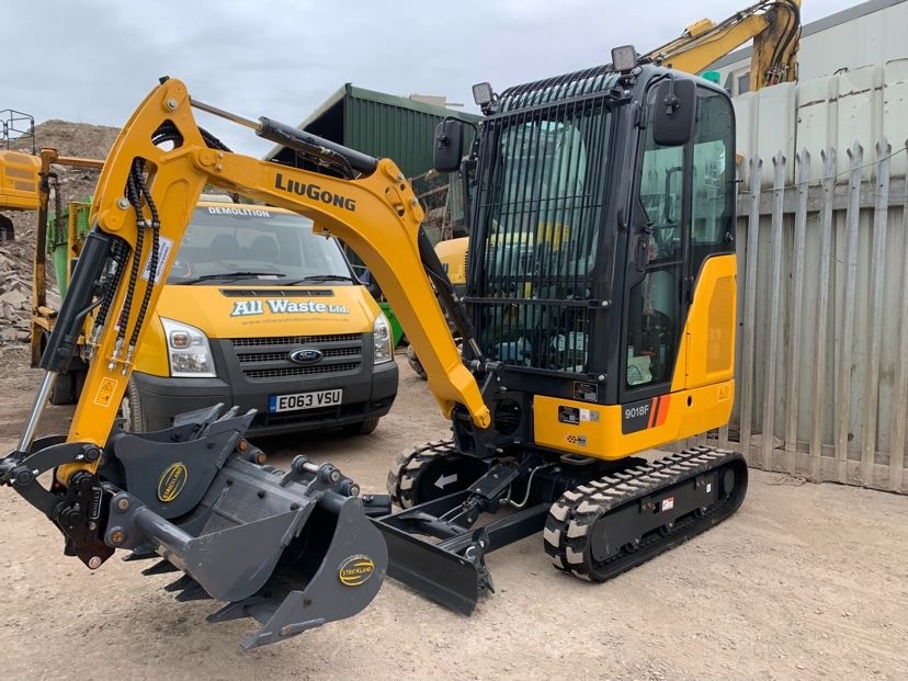 LiuGongUK's tweet photo. All Waste Demolition Ltd have added another new LiuGong to their ever growing fleet!

#liugong #liugonguk #constructionindustry #excavator #engineering #earthmovingequipment #allwastedemolition https://t.co/g6lRI4mp3d
