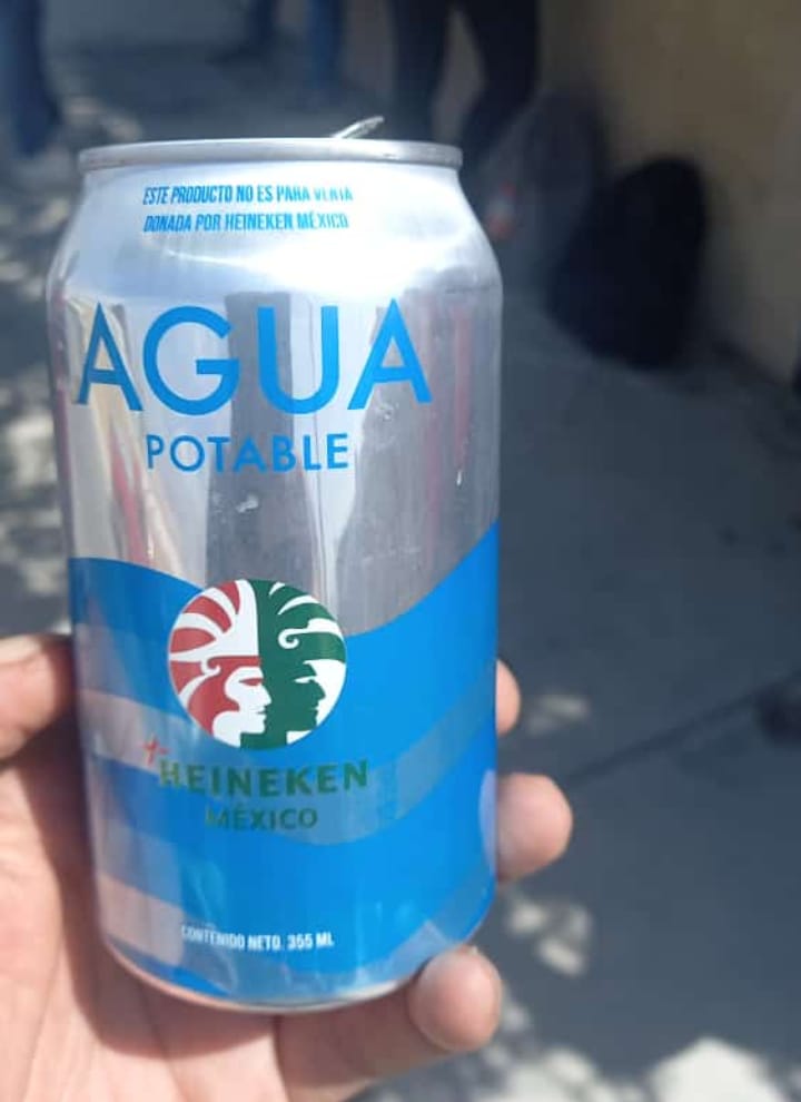 nelvaldez's tweet photo. Heineken México comienza distribución de agua potable enlatada en #NuevoLeón de forma gratuita https://t.co/6MBvq073jl