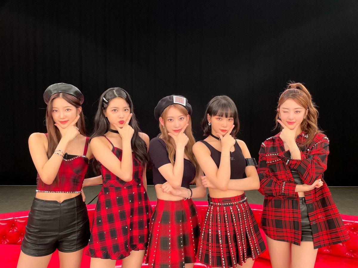 lesserafim pics on Twitter: "[220727] 📸 https://t.co/Nce3t0g8KX" / Twitter