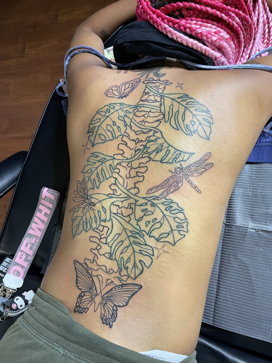 snowblvck_'s tweet photo. Just here admiring my line art ❄️
IG inkedbysnow https://t.co/2rZjnznN02