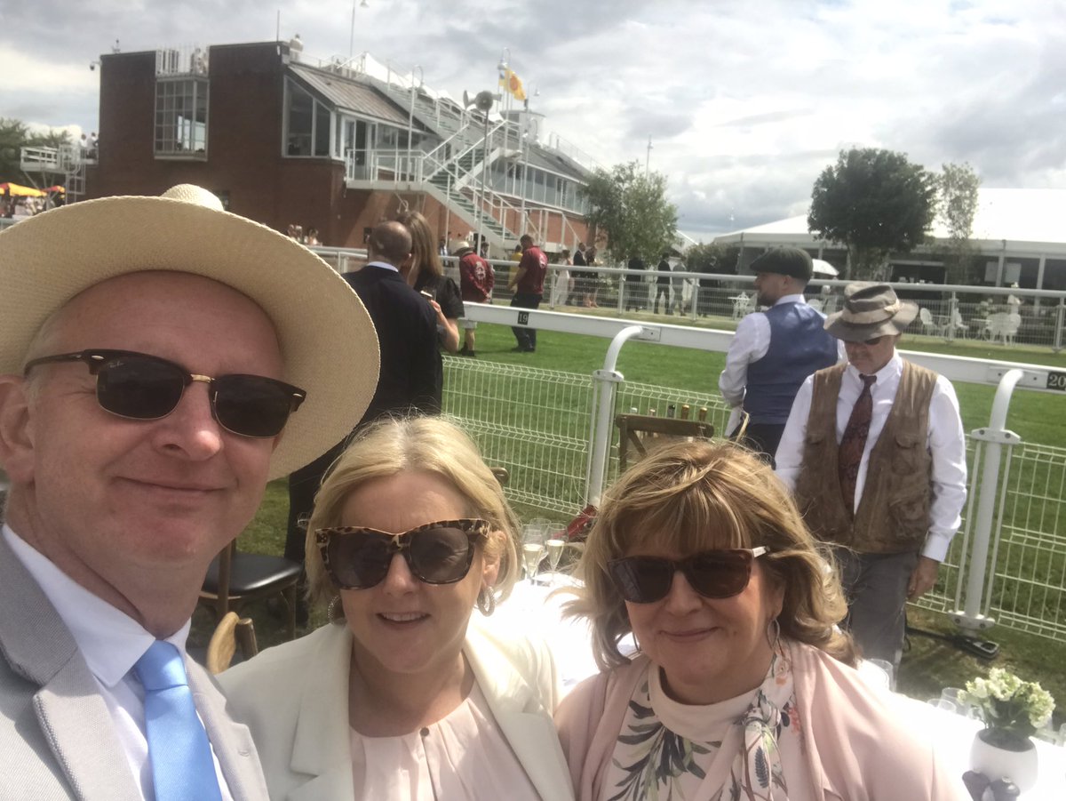 VinceDignam's tweet photo. Glorious Goodwood with #richardcorrigan https://t.co/rsdctrqLOo