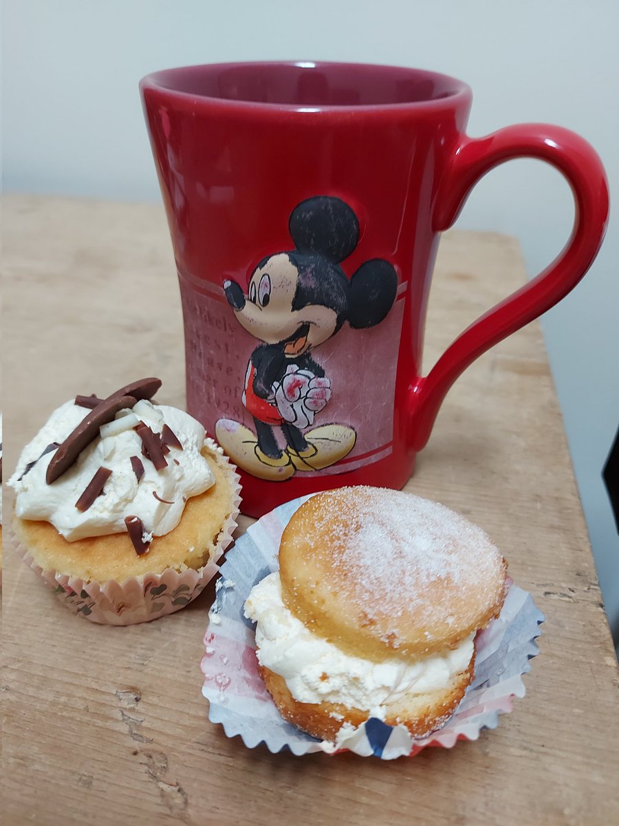 juebee19's tweet photo. Amazing partnership working and fundraising for @NHSCharities #NHStea today! Thanks to everyone who supported us we raised a massive £100.00 @ChurchLaneCC @JenniLea1991 @myplace2gr0w @Lancswildlife @PrestwichCircle @frobson_MMLW @burylivewell @cooperj100 @TeamPrestwich https://t.co/8D9Cr8am8q