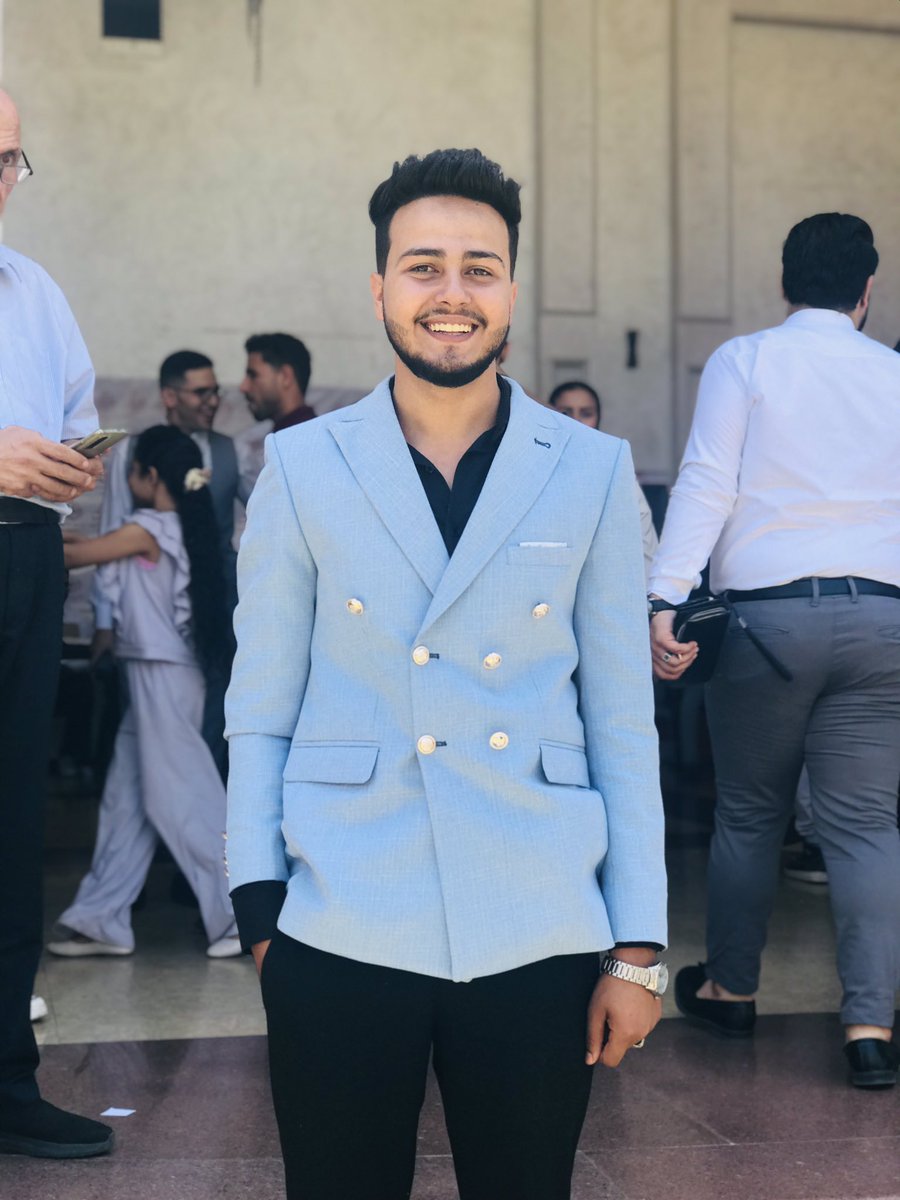 3lewaaaa's tweet photo. Finally graduated https://t.co/dqyjc7tc9P