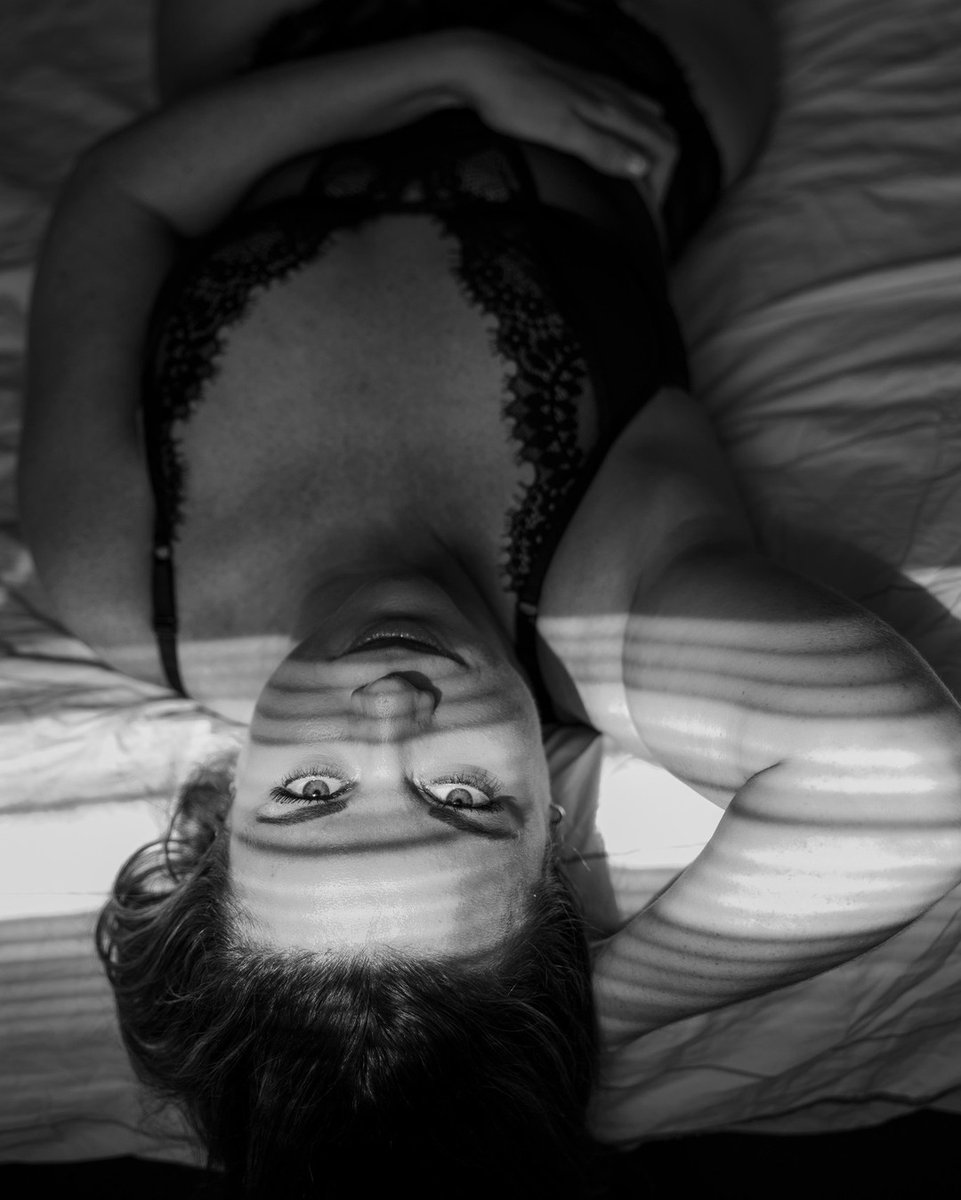 Het licht, die blik. Loving it!

-
-
-
#pureandsensual #puurensensueel #intiemefotografie #boudoir #boudoirfotograaf #boudoirshoot #theartofboudoir #womanspower #bodypositivity #boudoirfotograafnederland #intiemefotoshoot #lingeriefotograaf #lingerieshoot #vrouwenfotografie #powe