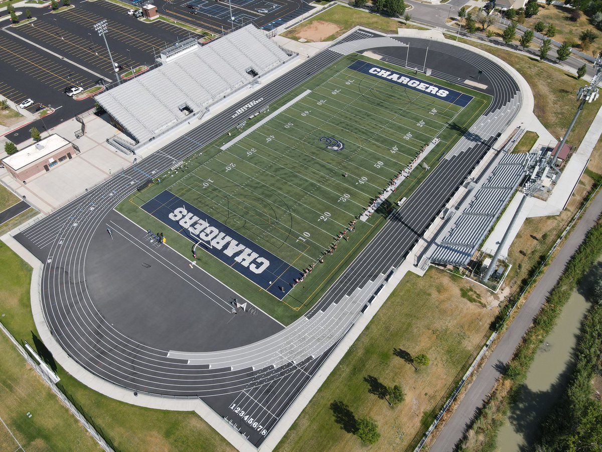 jdeaster11's tweet image. @tarkett Sports Tuesday!Look @ the smokin fast  @BeynonSports Track 4 @canyonsdistrict &amp;amp; @CCHSSportsLIVE
🔥🔥🔥🔥Thank you for your trust @canyonsdistrict 👊👊#leaveitallonthetrack #goforgold 🏅🏅#makingfastlookgood