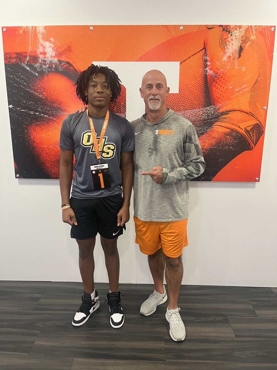 Drakestubbs1's tweet photo. After a great visit,  I am Blessed and Honored to have been offered by the University of Tennessee🍊🍊#GoVols #RockyTop @CoachTimBanks
@Coach_Nez_ @ChadCreamer21 @harrison2121 @acdiff_ @OHSKnightsFB @fbscout_florida @RyanCallahan247 @RWrightRivals @DemetricDWarren @ChadSimmons_ https://t.co/Zt65saHN6g