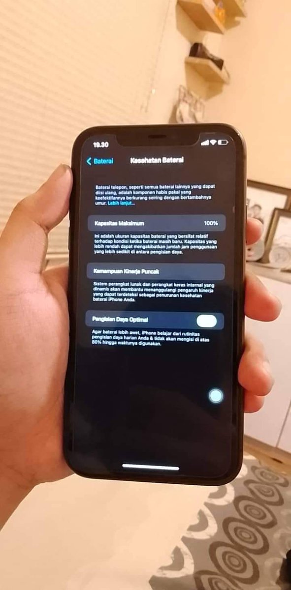 aminxmuhammad's tweet photo. iPhone 11 128gb black ibox,
Garansi masi jalan
BH 100%
8.1 nego tipis
#zonauang #iphoneibox #WTS #wtsiphone #exibox https://t.co/3nm9yM07eM