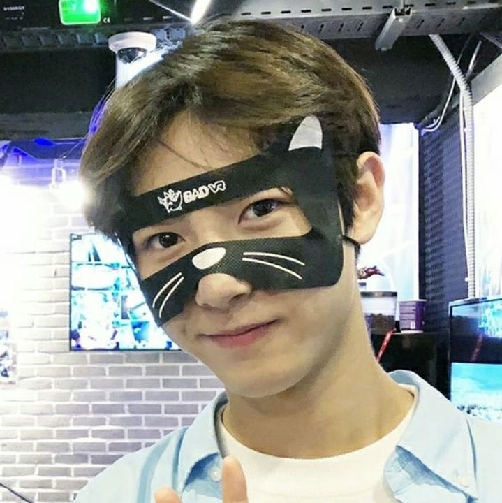 rentyunthinker's tweet photo. their vr masks are so cutee 
#RENJUN #TAEHYUN https://t.co/GLPPukqpji
