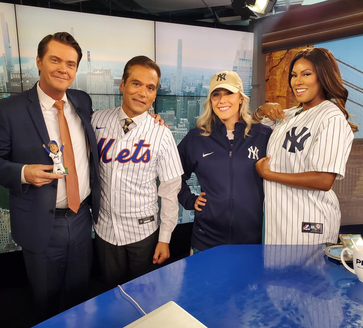 A house divided! Some friendly morning show competition in honor of the #SubwaySeries kicking off TONIGHT 😉 Who are you rooting for? 💙🤍⚾️💙🧡 #pix11news #newyorksveryown