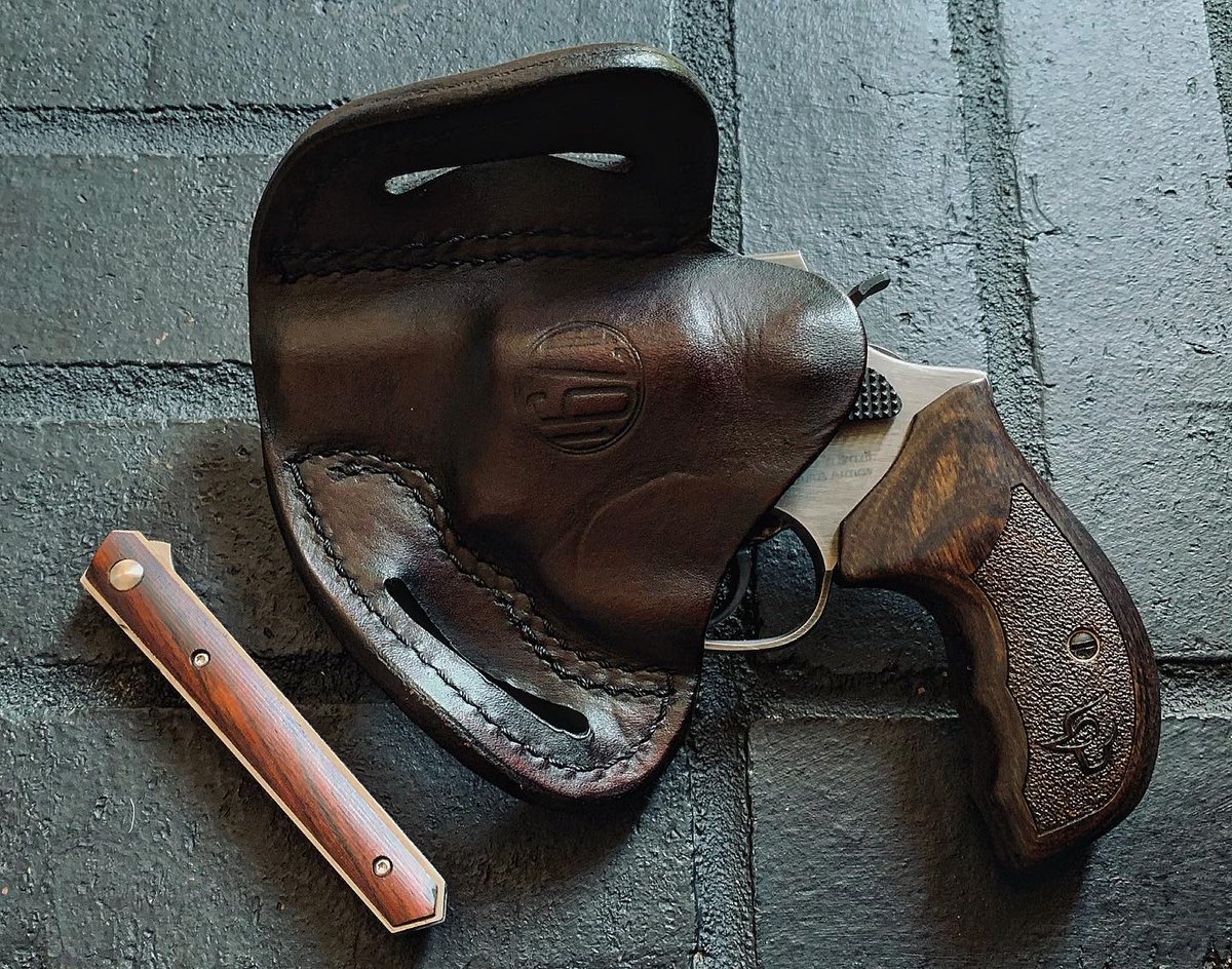 TaurusUSA's tweet photo. Some EDC pocket dumps hit different. 

#Taurus856 #TaurusUSA #1791GunLeather #BokerKnives https://t.co/lVlhtUaZtj