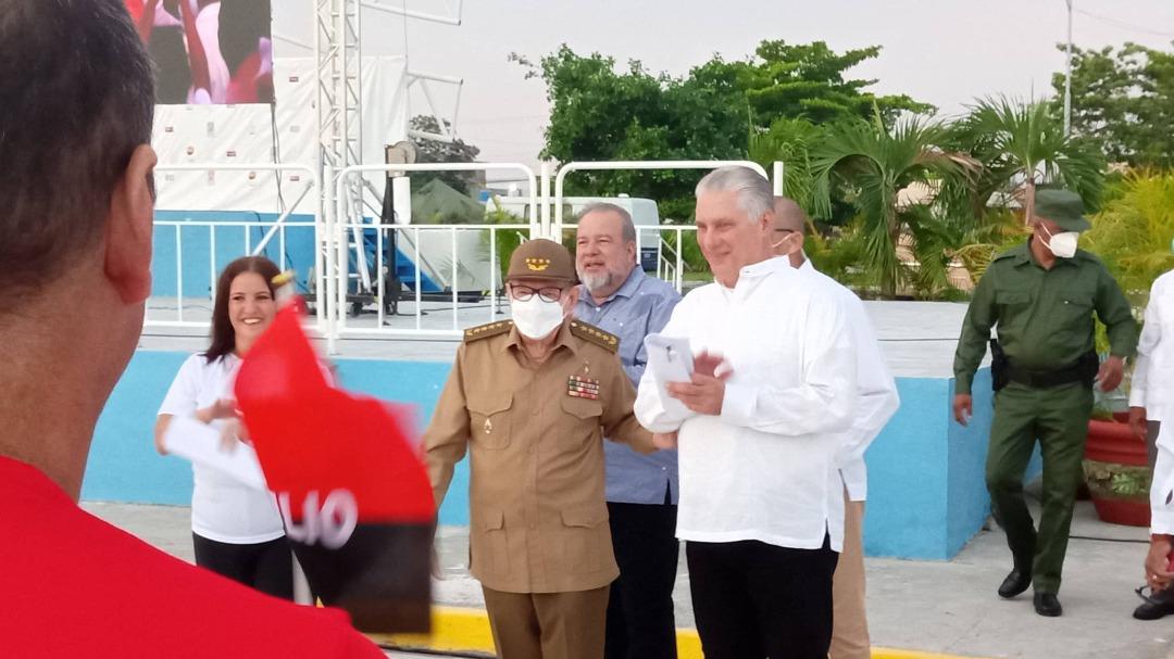 @AleLRoss198 @CubanaLidice @DiazCanelB @Tokio20200 @_TereFelipe_ @roberto692000 @LizyAcosta4 @DianaZurda @DeZurdaTeam_ @JoelSuarezPelle @EVilluendasC Inolvidable y glorioso este 26 de julio
#SiempreEn26 
#CienfuegosEn26