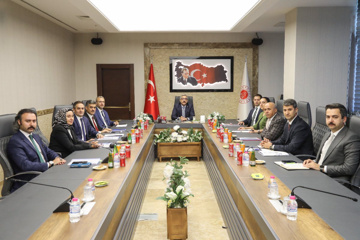 Ceza ve Tevkifevleri Genel Müdürlüğü (@ctekurumsal) on Twitter photo Genel Müdürümüz <a href="/YunusAlkac/">Yunus ALKAÇ</a>, CTE personel eğitim merkezlerinin başkanlarıyla bir araya gelerek personel eğitim faaliyetleri ile ilgili değerlendirme toplantısı gerçekleştirdi. Genel Müdürümüz <a href="/YunusAlkac/">Yunus ALKAÇ</a>, CTE personel eğitim merkezlerinin başkanlarıyla bir araya gelerek personel eğitim faaliyetleri ile ilgili değerlendirme toplantısı gerçekleştirdi.