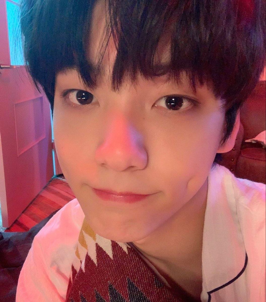 ً (@binnieroll) on Twitter photo 